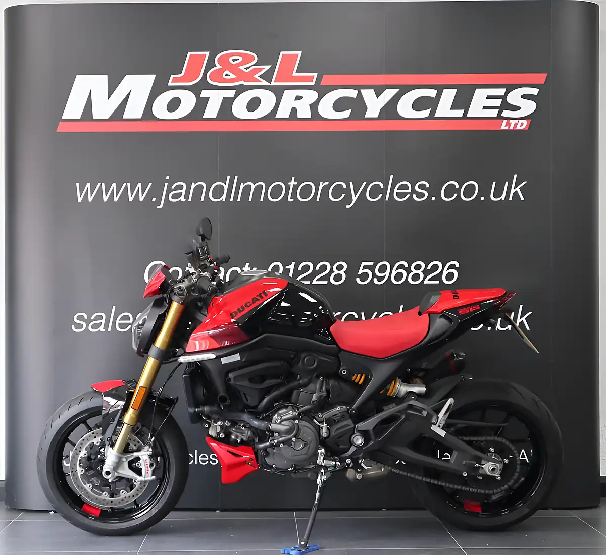 Used 2024 Ducati Monster Sp Black - Interior and Exterior details 5