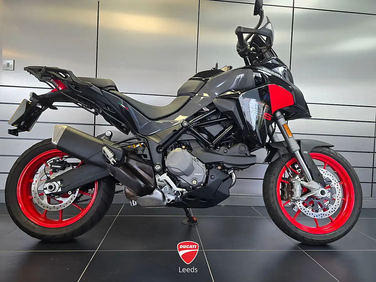 Used 2024 Ducati Multistrada V2 S Multi-Coloured - Front View