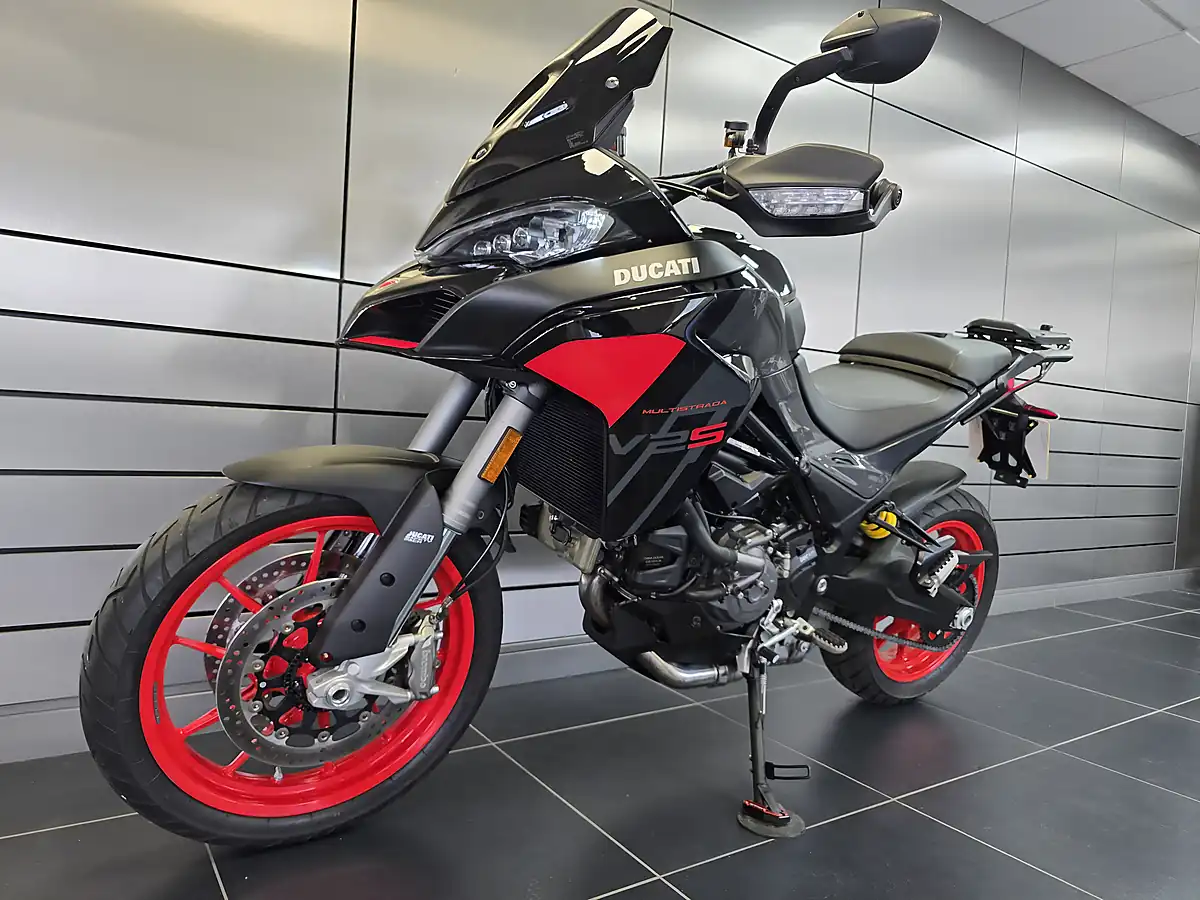 Used 2024 Ducati Multistrada V2 S Multi-Coloured - Interior and Exterior details 17