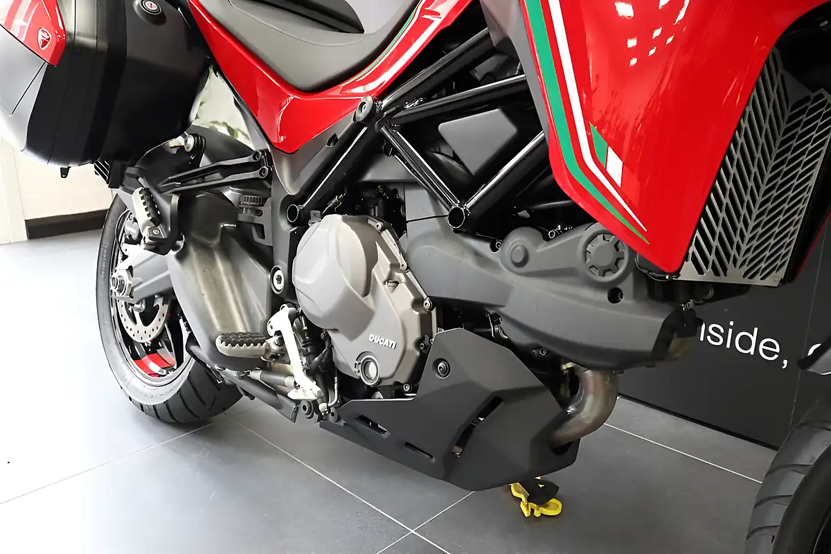Used 2024 Ducati Multistrada V2 S Touring Red - Interior and Exterior details 11