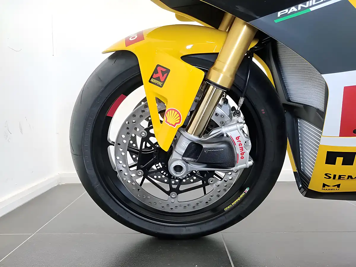 Used 2024 Ducati Panigale V4 Bagnaia 2023 World Champion Replica Giallo Ducati - Interior and Exterior details 15