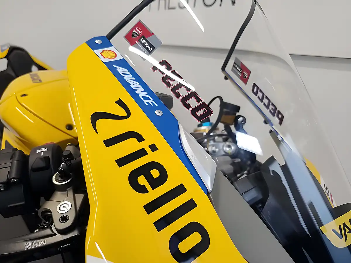 Used 2024 Ducati Panigale V4 Bagnaia 2023 World Champion Replica Giallo Ducati - Interior and Exterior details 9