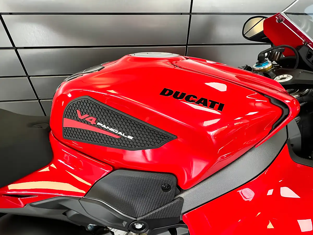 Used 2024 Ducati Panigale V4 S Red - Interior and Exterior details 12