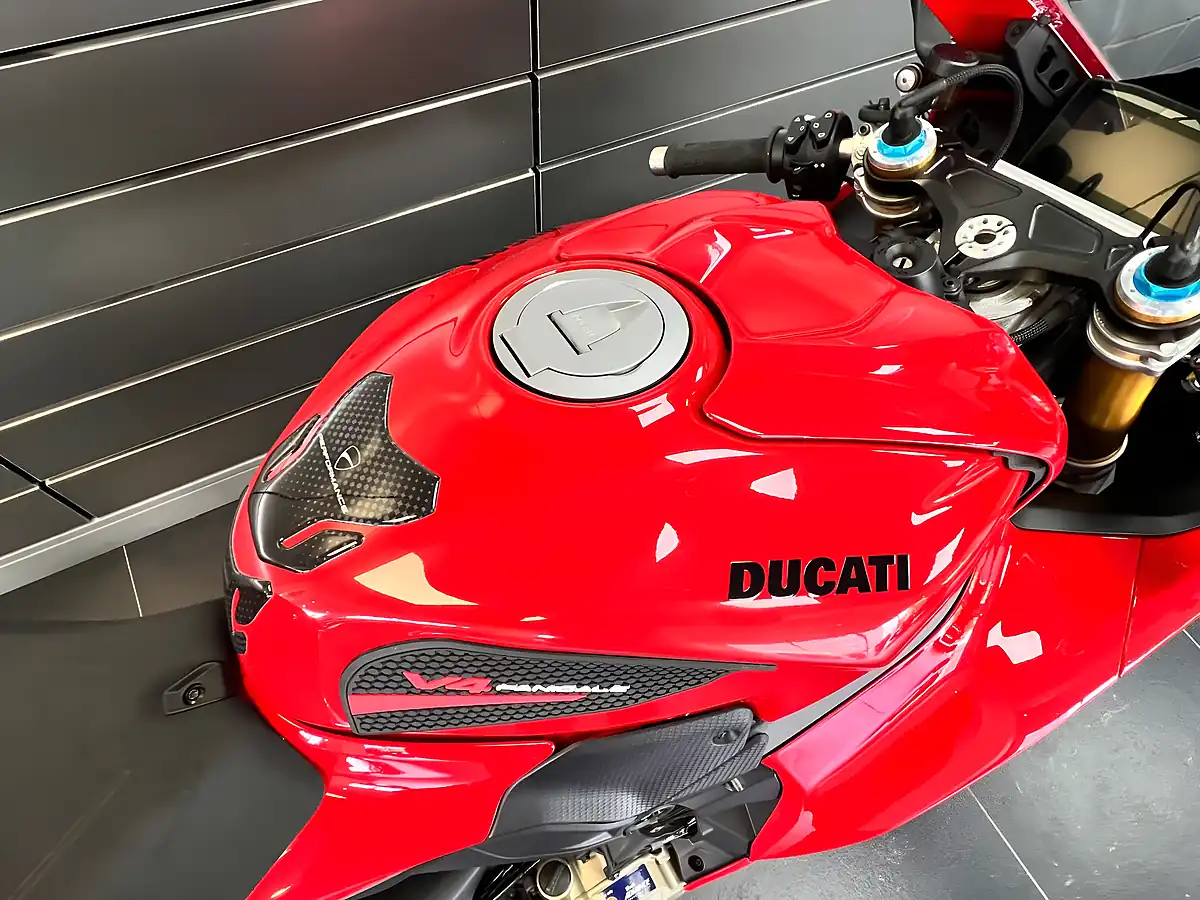 Used 2024 Ducati Panigale V4 S Red - Interior and Exterior details 13