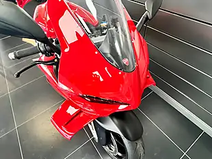 Used 2024 Ducati Panigale V4 S Red - Interior and Exterior details 15
