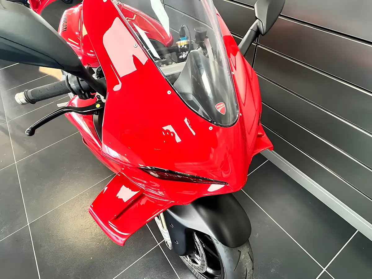Used 2024 Ducati Panigale V4 S Red - Interior and Exterior details 15