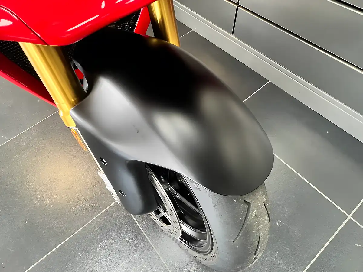 Used 2024 Ducati Panigale V4 S Red - Interior and Exterior details 16
