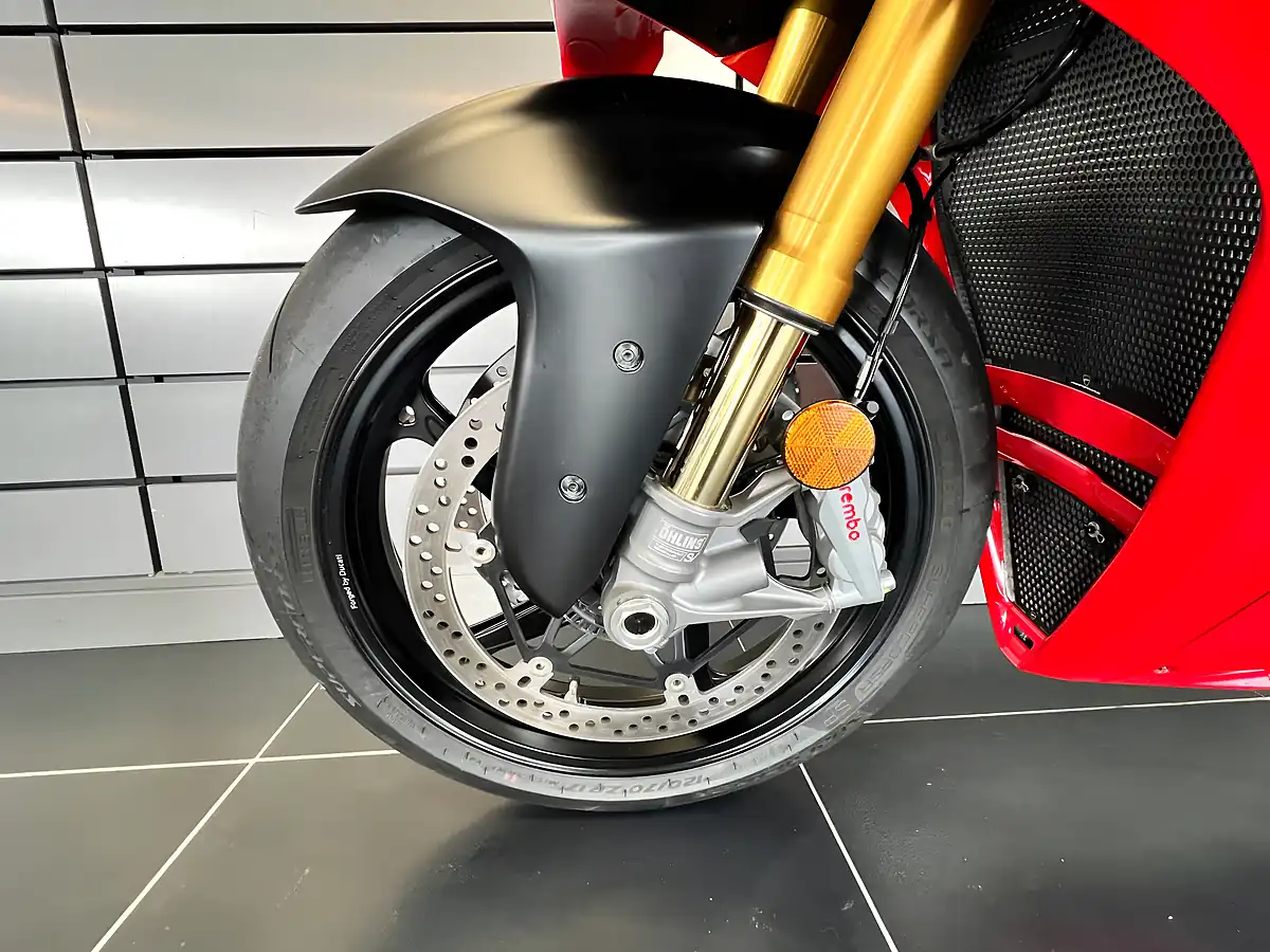 Used 2024 Ducati Panigale V4 S Red - Interior and Exterior details 17