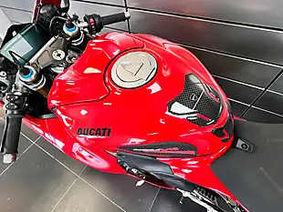 Used 2024 Ducati Panigale V4 S Red - Interior and Exterior details 18