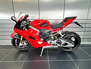 Used 2024 Ducati Panigale V4 S Red - Interior and Exterior details 4