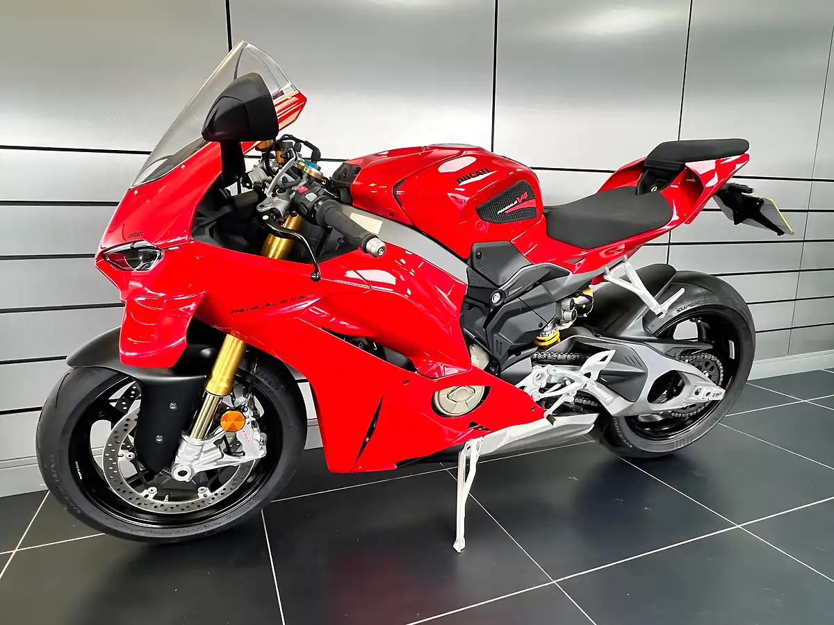 Used 2024 Ducati Panigale V4 S Red - Interior and Exterior details 6