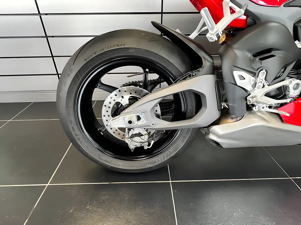 Used 2024 Ducati Panigale V4 S Red - Interior and Exterior details 8