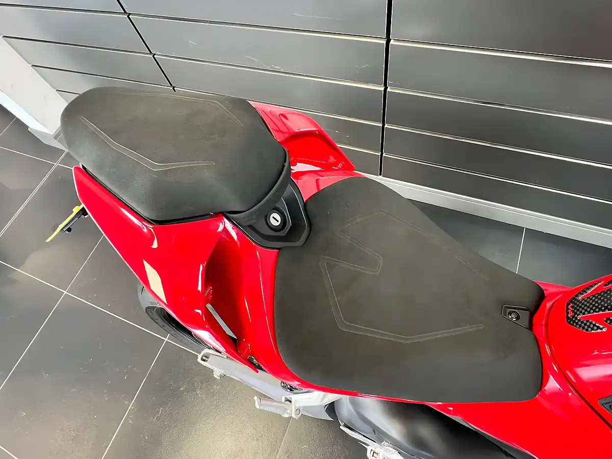 Used 2024 Ducati Panigale V4 S Red - Interior and Exterior details 9