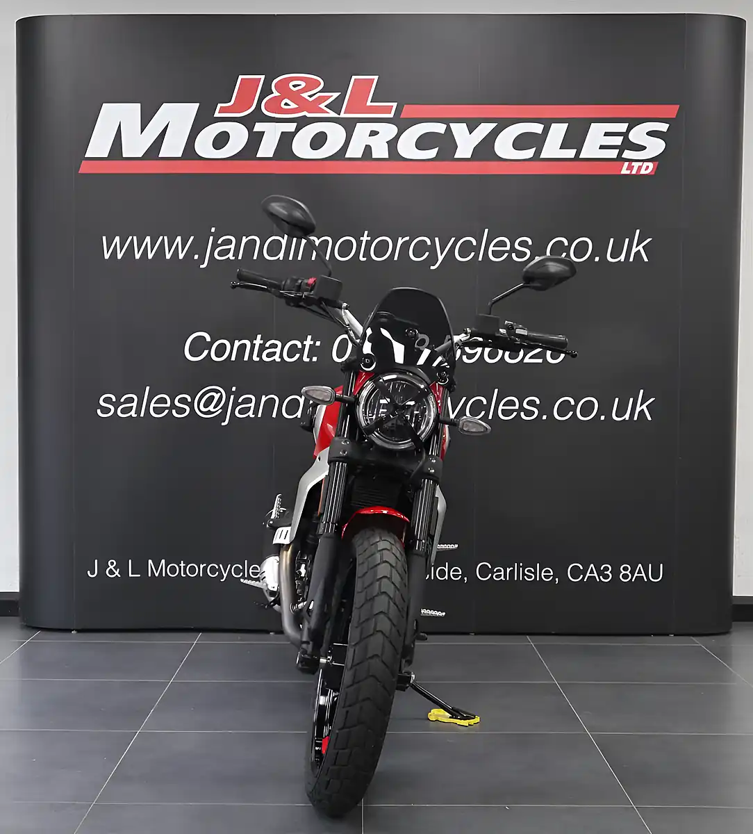 Used 2024 Ducati Scrambler Icon Red Red - Interior and Exterior details 4