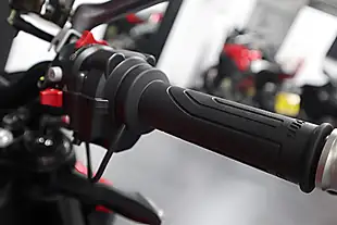 Used 2024 Ducati Streetfighter V2 Red - Interior and Exterior details 12