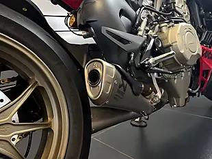 Used 2024 Ducati Streetfighter V4 S Red - Interior and Exterior details 11