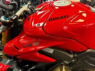Used 2024 Ducati Streetfighter V4 S Red - Interior and Exterior details 14