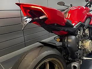 Used 2024 Ducati Streetfighter V4 S Red - Interior and Exterior details 18