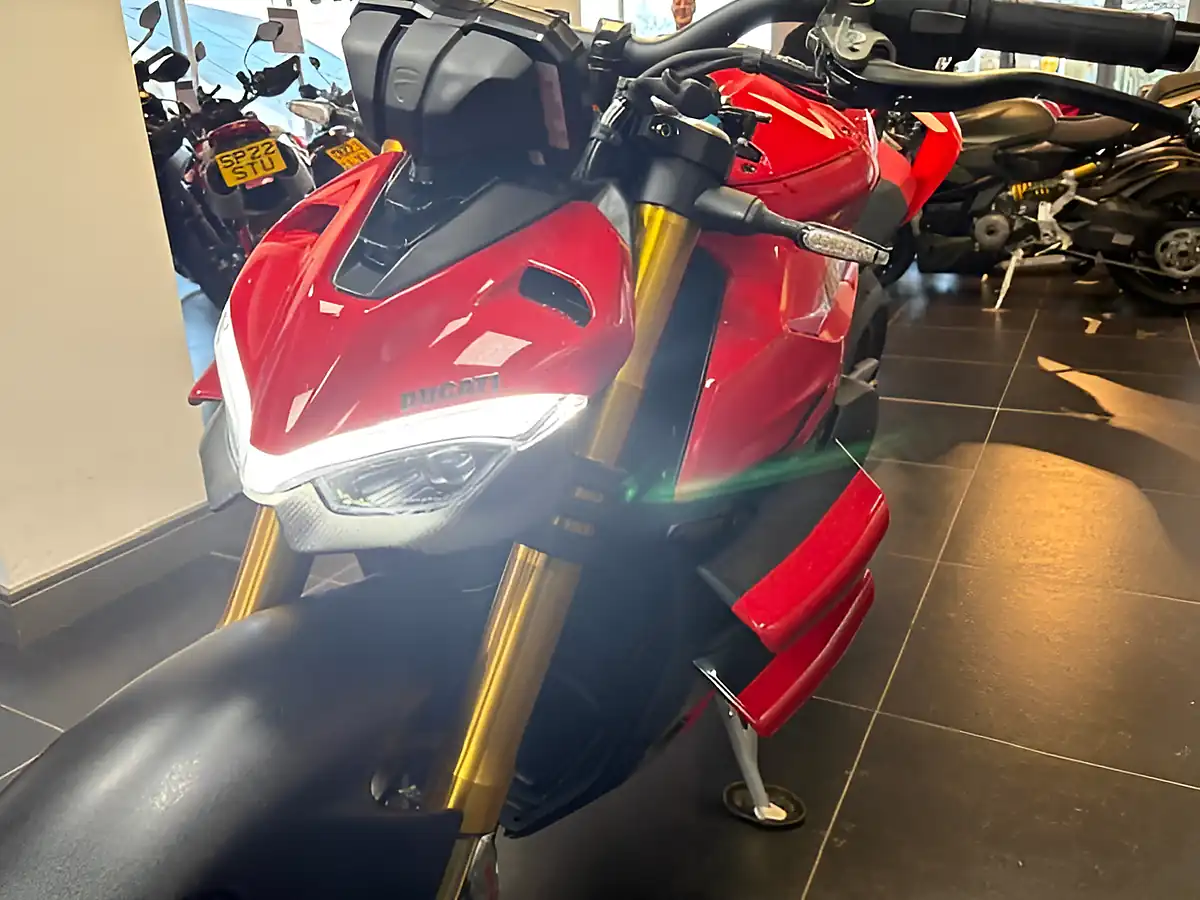 Used 2024 Ducati Streetfighter V4 S Red - Interior and Exterior details 19