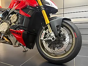 Used 2024 Ducati Streetfighter V4 S Red - Interior and Exterior details 2