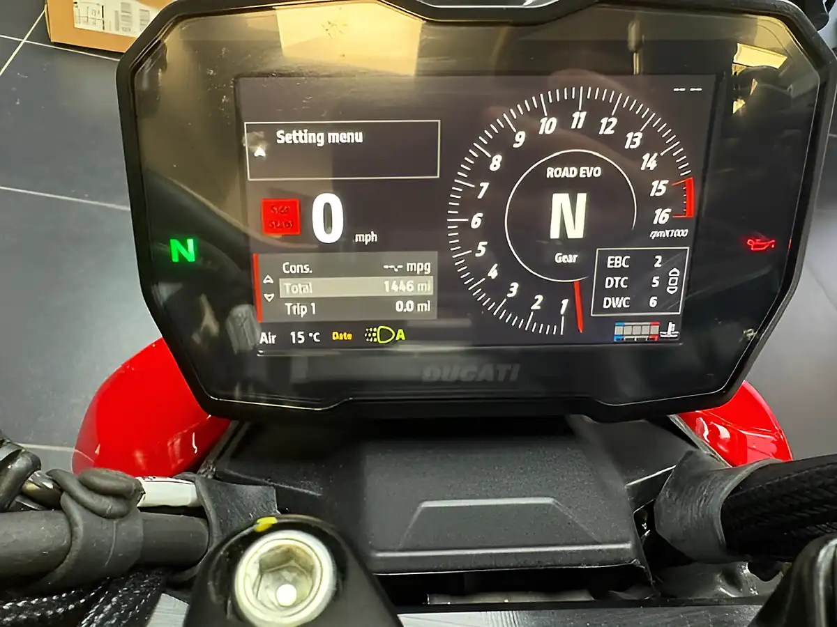 Used 2024 Ducati Streetfighter V4 S Red - Interior and Exterior details 20