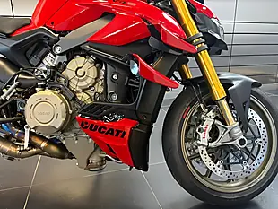 Used 2024 Ducati Streetfighter V4 S Red - Interior and Exterior details 4