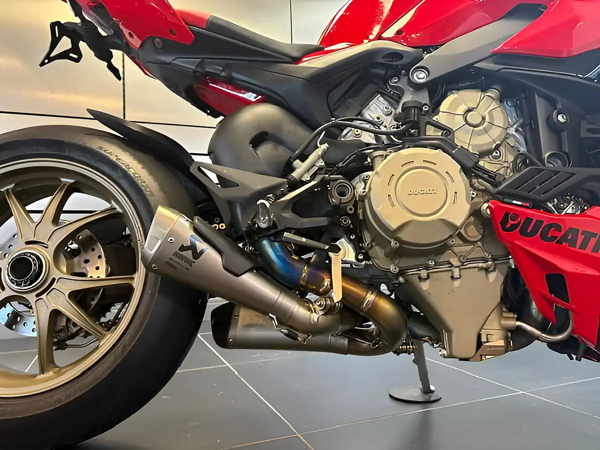 Used 2024 Ducati Streetfighter V4 S Red - Interior and Exterior details 5