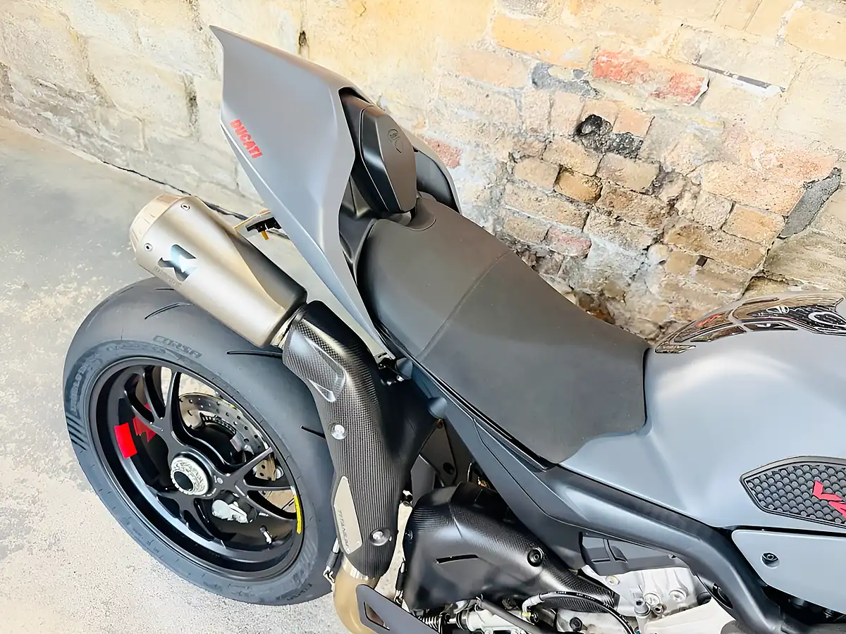 Used 2024 Ducati Streetfighter V4S Evo 2 Grey - Interior and Exterior details 10
