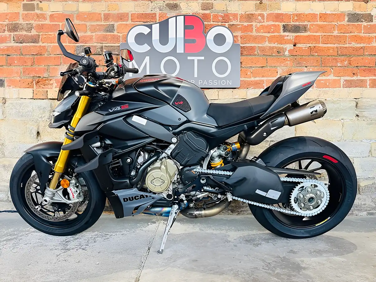 Used 2024 Ducati Streetfighter V4S Evo 2 Grey - Interior and Exterior details 12
