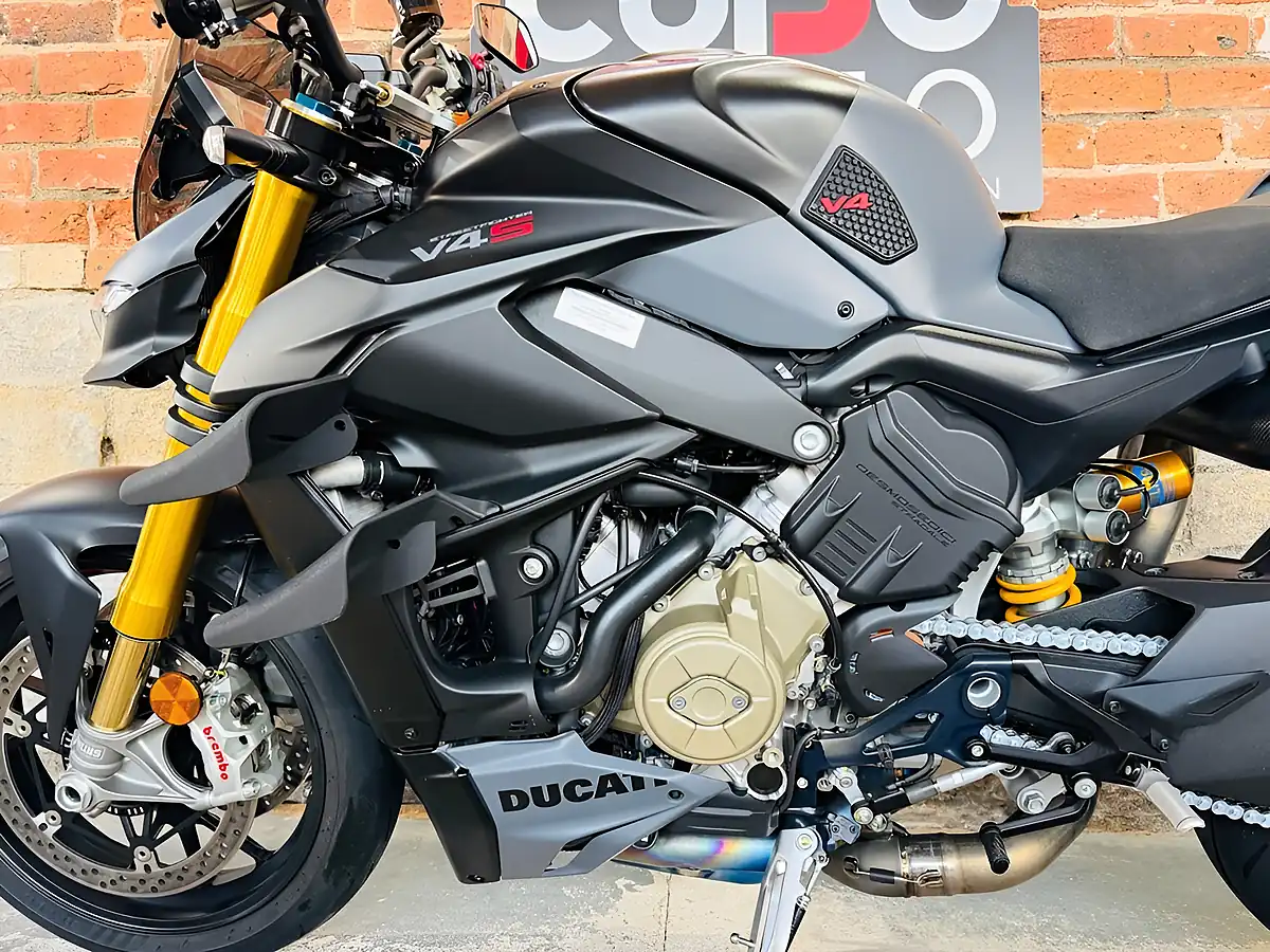 Used 2024 Ducati Streetfighter V4S Evo 2 Grey - Interior and Exterior details 17