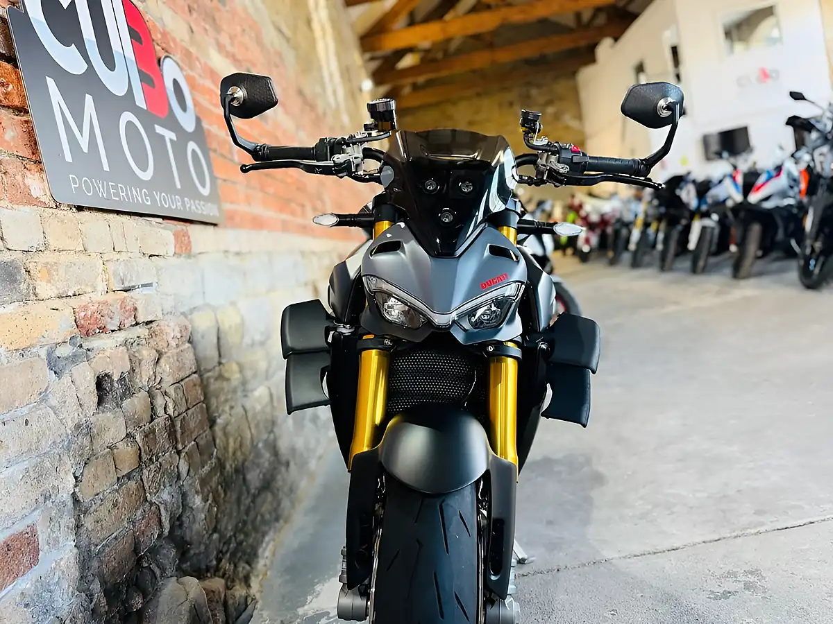 Used 2024 Ducati Streetfighter V4S Evo 2 Grey - Interior and Exterior details 20