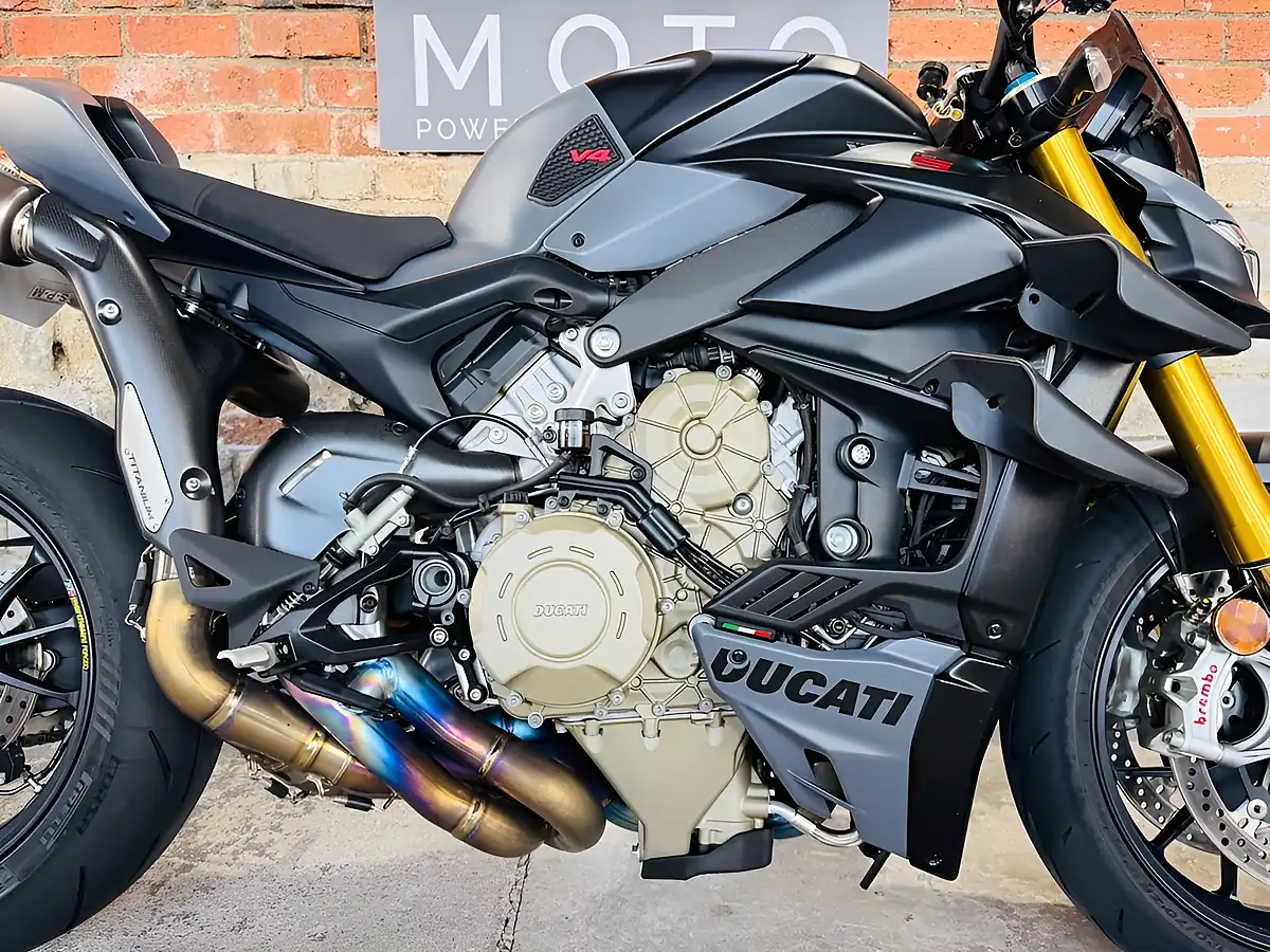 Used 2024 Ducati Streetfighter V4S Evo 2 Grey - Interior and Exterior details 7