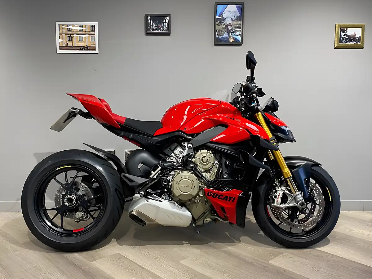 Used 2024 Ducati Streetfighter V4s - Front View