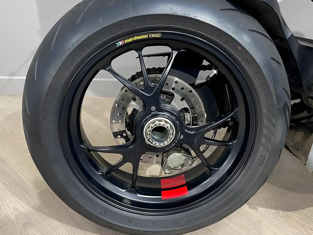 Used 2024 Ducati Streetfighter V4s - Interior and Exterior details 14