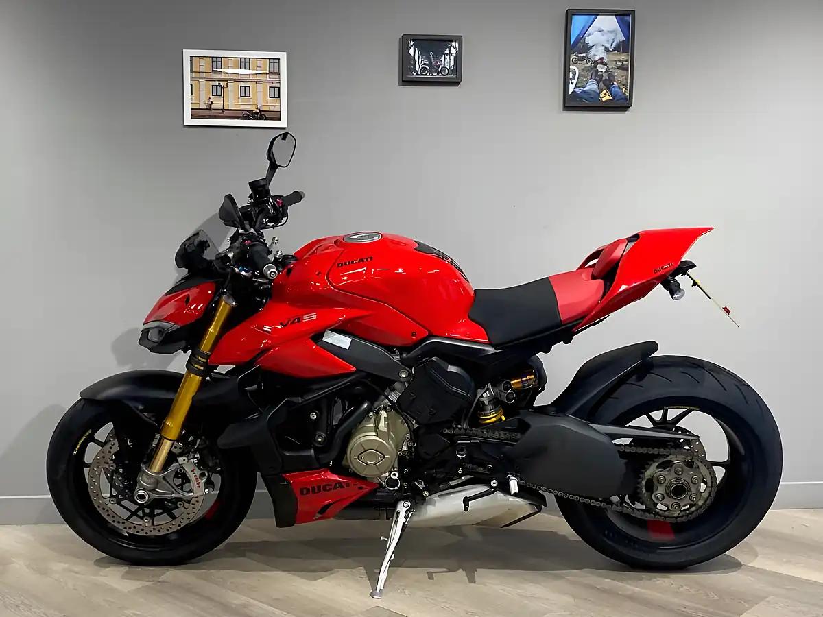 Used 2024 Ducati Streetfighter V4s - Interior and Exterior details 2