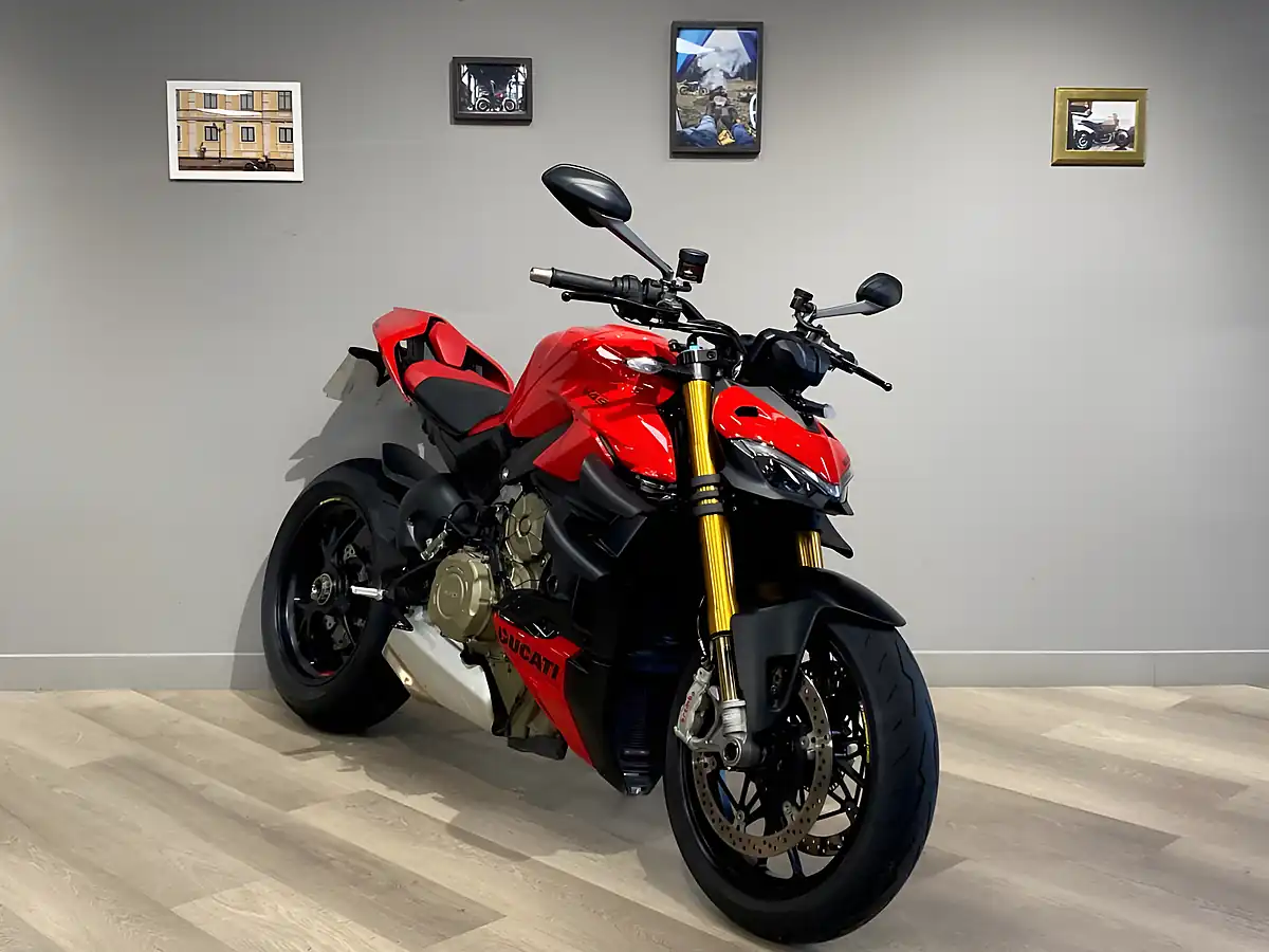 Used 2024 Ducati Streetfighter V4s - Interior and Exterior details 3