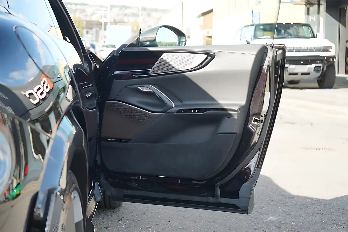 Used 2024 Ferrari Purosangue Black - Interior and Exterior details 13