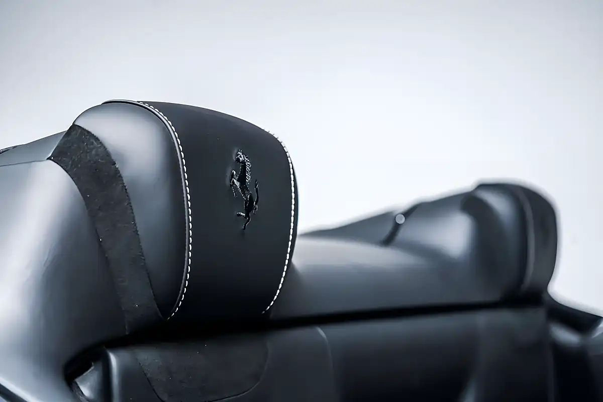 Used 2024 Ferrari Roma Spider Celeste Trevi - Interior and Exterior details 9