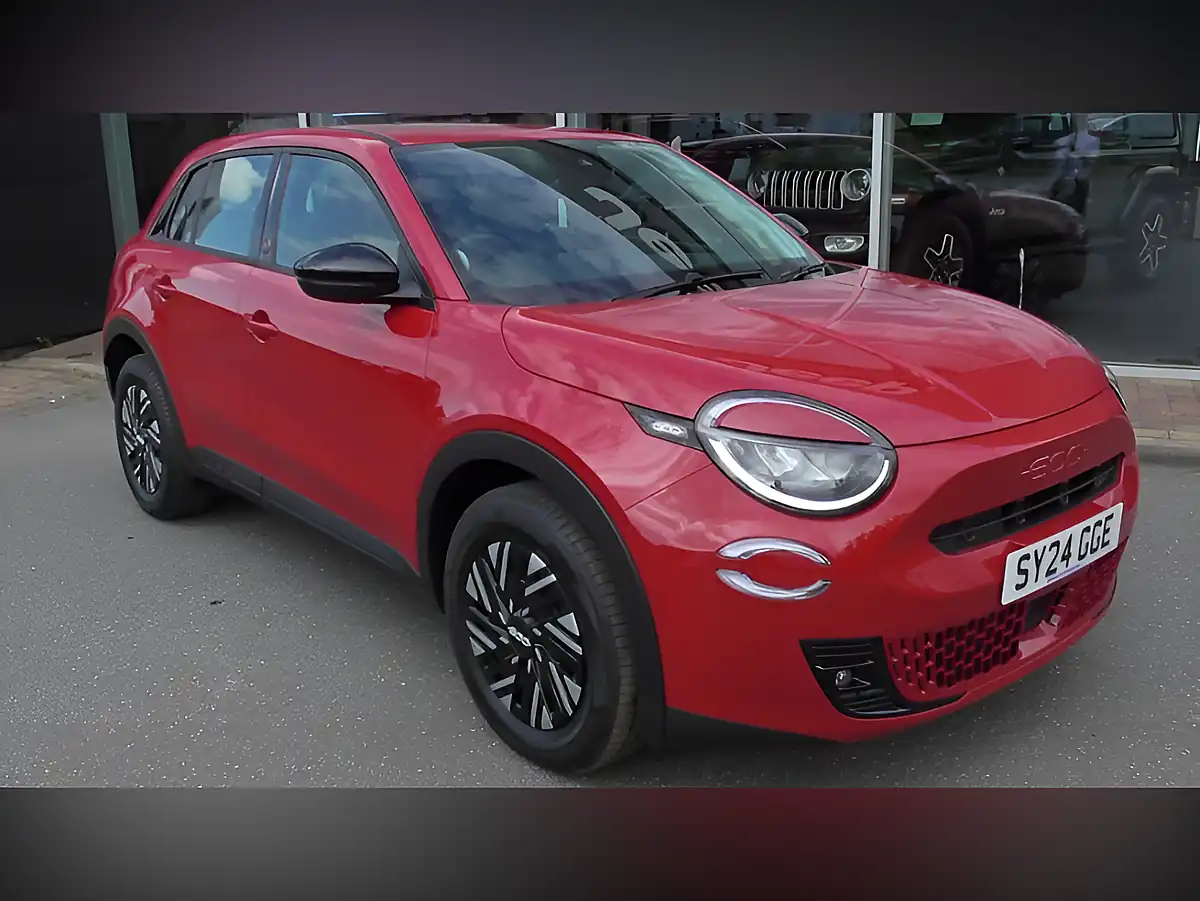 Used 2024 Fiat 600e Red - Interior and Exterior details 6