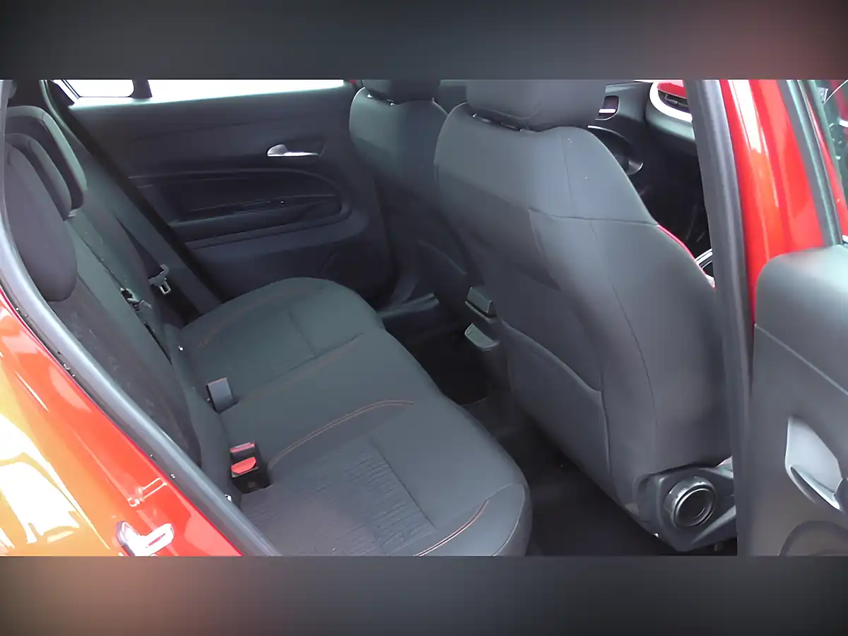 Used 2024 Fiat 600e Red - Interior and Exterior details 9