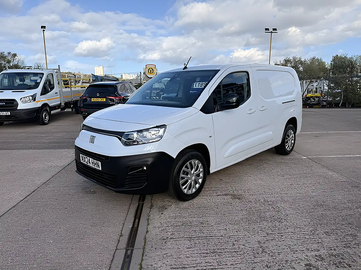Used 2024 Fiat Doblo Maxi Professional L2 Lwb White - Interior and Exterior details 10