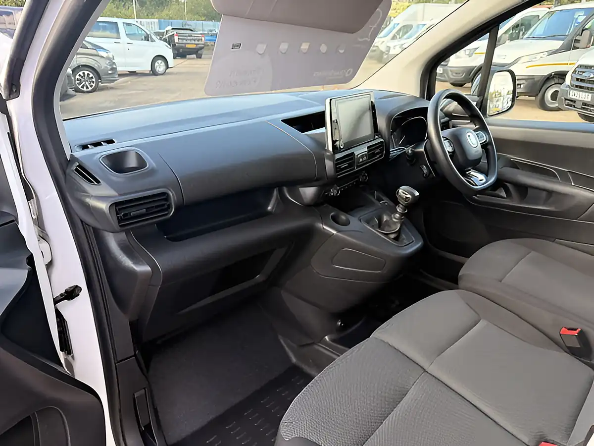 Used 2024 Fiat Doblo Maxi Professional L2 Lwb White - Interior and Exterior details 13