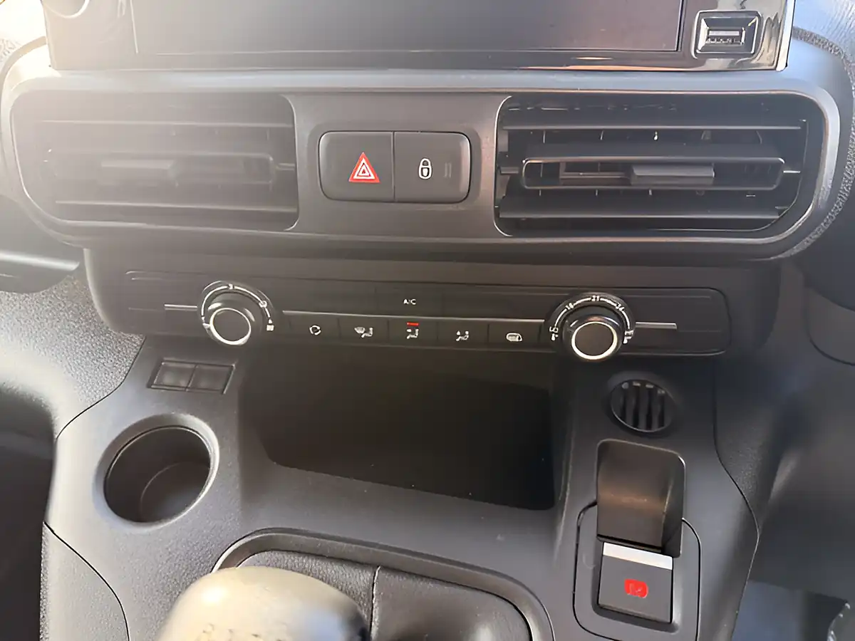 Used 2024 Fiat Doblo Maxi Professional L2 Lwb White - Interior and Exterior details 16