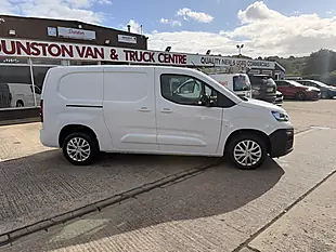 Used 2024 Fiat Doblo Maxi Professional L2 Lwb White - Interior and Exterior details 2