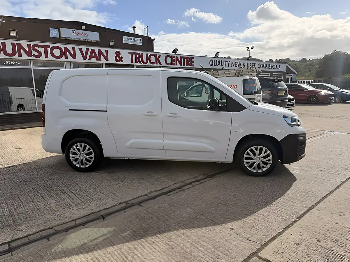 Used 2024 Fiat Doblo Maxi Professional L2 Lwb White - Interior and Exterior details 2