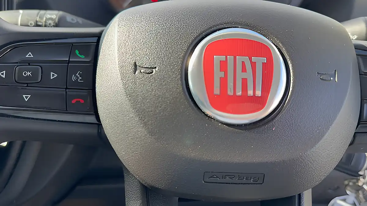 Used 2024 Fiat Ducato Business Edition Maxi Lo Loader Luton White - Interior and Exterior details 17