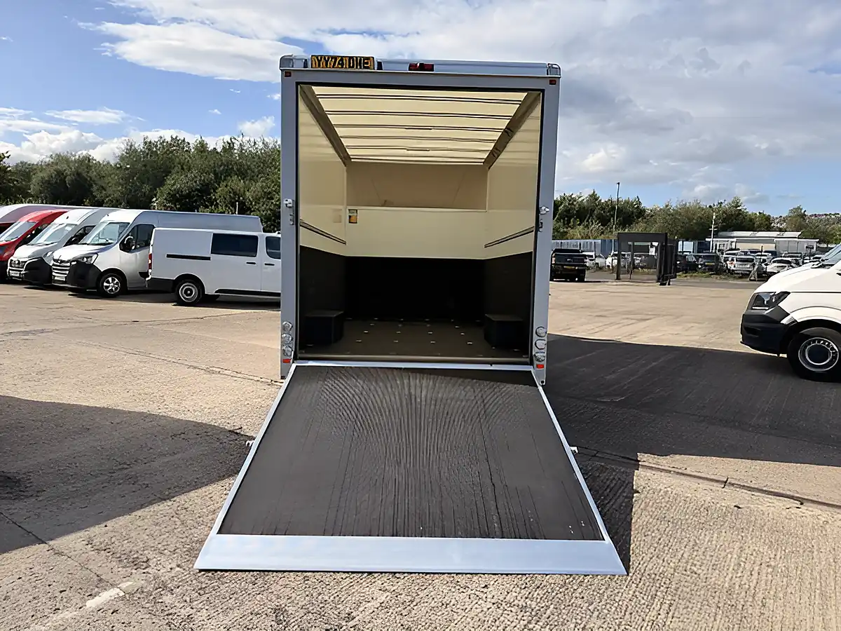 Used 2024 Fiat Ducato Business Edition Maxi Lo Loader Luton White - Interior and Exterior details 5