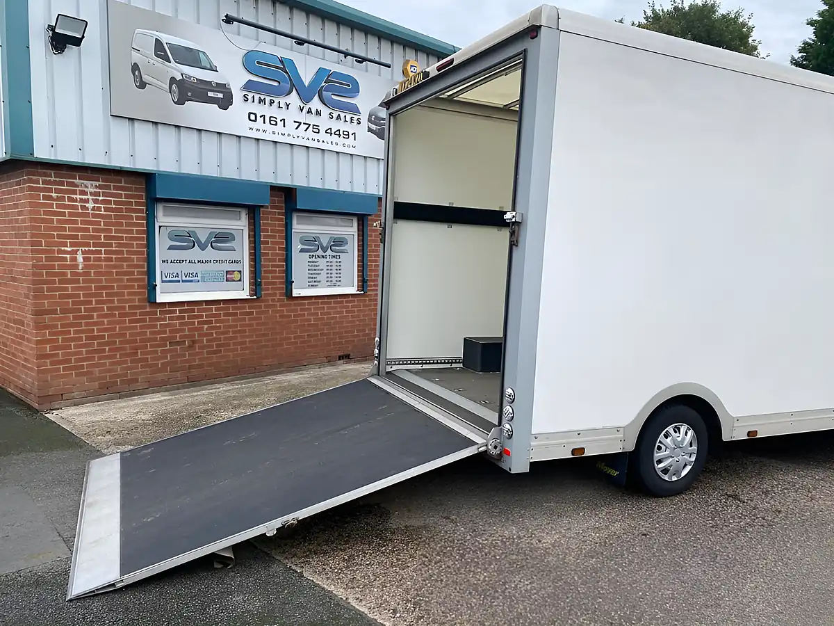 Used 2024 Fiat Ducato Low Loader Luton White - Interior and Exterior details 12