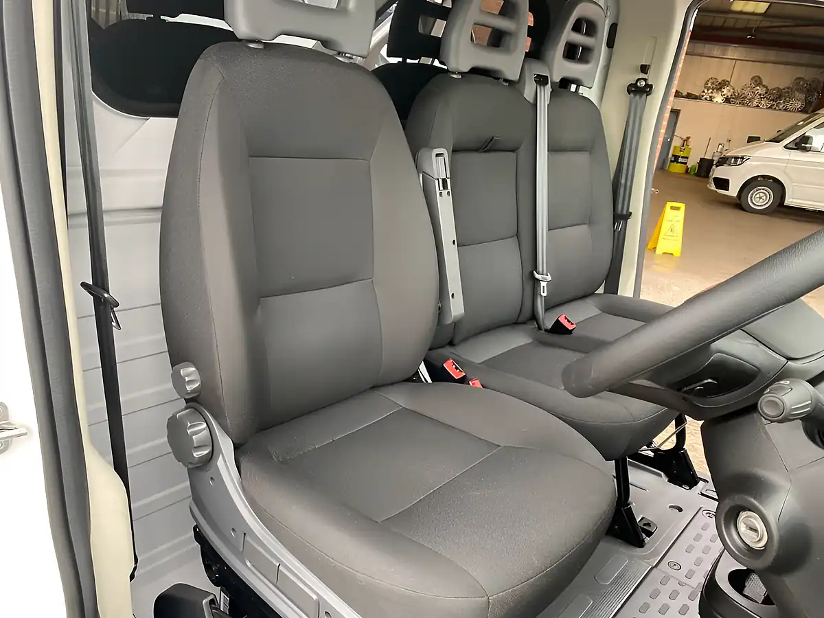 Used 2024 Fiat Ducato Low Loader Luton White - Interior and Exterior details 13