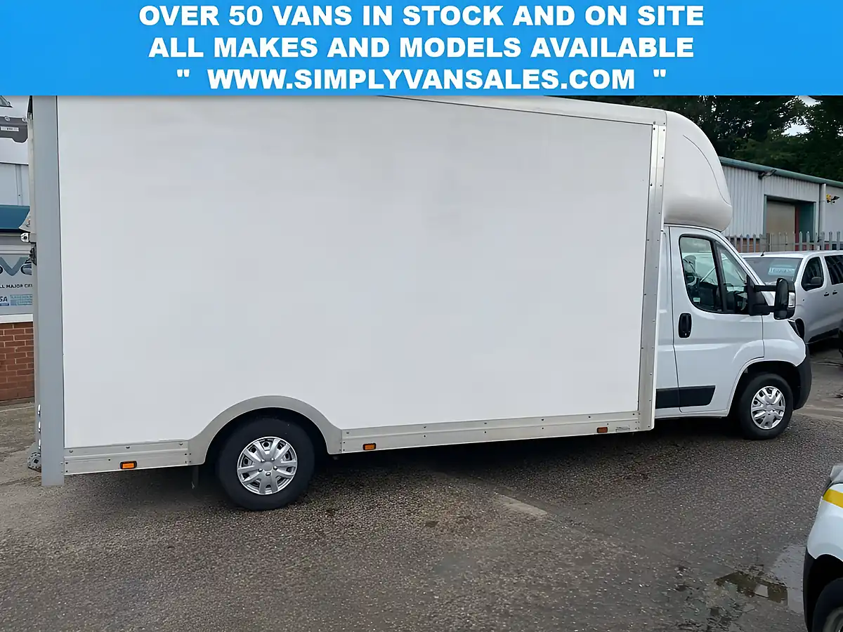 Used 2024 Fiat Ducato Low Loader Luton White - Interior and Exterior details 9